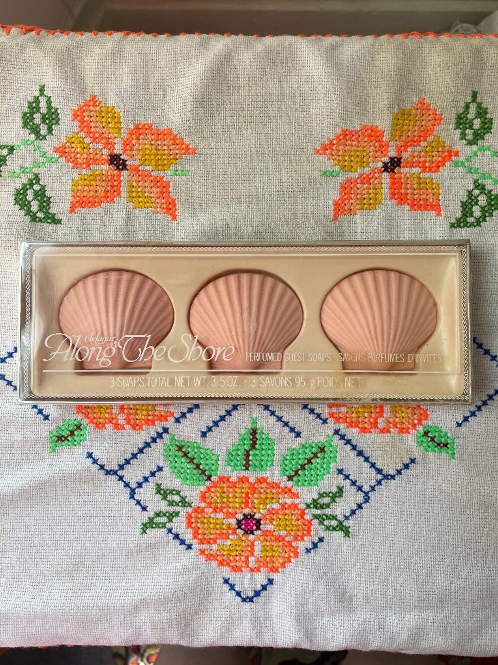 Vintage Along the Shore Scented Sea Shell Soaps